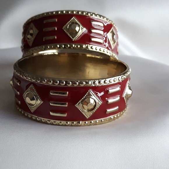 Belle Noel For Kim Kardashian Gold Tone Enamel Statement Bangles Bracelets (2) - Picture 4 of 14